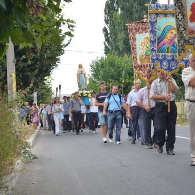 14 august: Bacău: În procesiune la Baraţi: "S-a meritat să fiu acolo"
