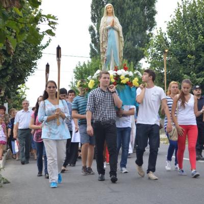 14 august: Bacău: În procesiune la Baraţi: "S-a meritat să fiu acolo"
