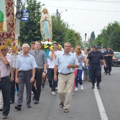 14 august: Bacău: În procesiune la Baraţi: "S-a meritat să fiu acolo"