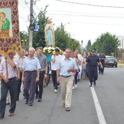 14 august: Bacău: În procesiune la Baraţi: "S-a meritat să fiu acolo"