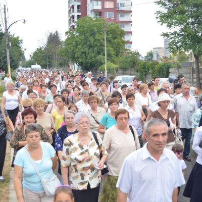 14 august: Bacău: În procesiune la Baraţi: "S-a meritat să fiu acolo"