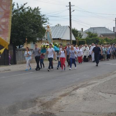 14 august: Bacău: În procesiune la Baraţi: "S-a meritat să fiu acolo"