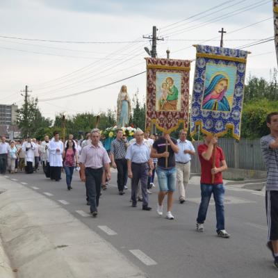 14 august: Bacău: În procesiune la Baraţi: "S-a meritat să fiu acolo"