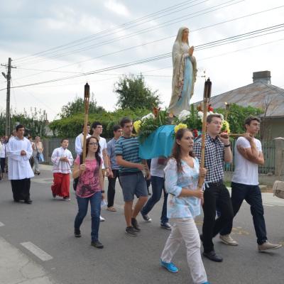 14 august: Bacău: În procesiune la Baraţi: "S-a meritat să fiu acolo"