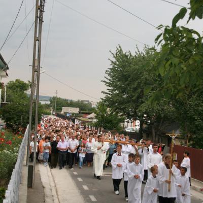15 august: Baraţi: Procesiune în sărbătoarea Adormirea Maicii Domnului