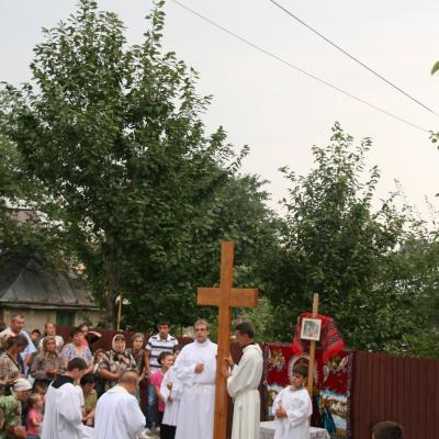 15 august: Baraţi: Procesiune în sărbătoarea Adormirea Maicii Domnului