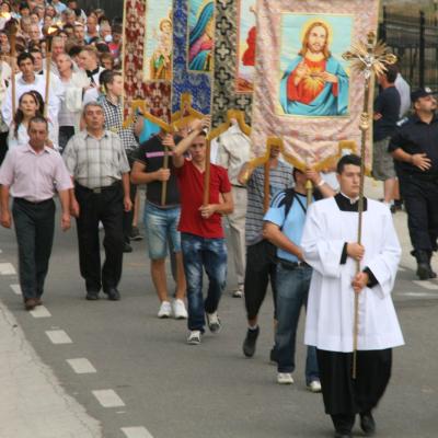 15 august: Baraţi: Procesiune în sărbătoarea Adormirea Maicii Domnului