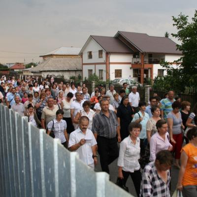 15 august: Baraţi: Procesiune în sărbătoarea Adormirea Maicii Domnului