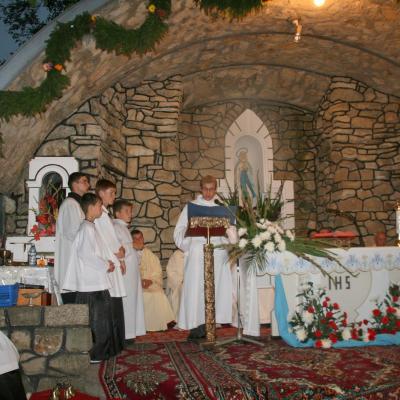 15 august: Baraţi: Procesiune în sărbătoarea Adormirea Maicii Domnului