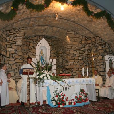 15 august: Baraţi: Procesiune în sărbătoarea Adormirea Maicii Domnului