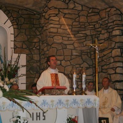 15 august: Baraţi: Procesiune în sărbătoarea Adormirea Maicii Domnului