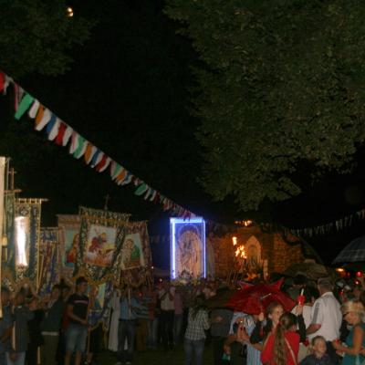 15 august: Baraţi: Procesiune în sărbătoarea Adormirea Maicii Domnului