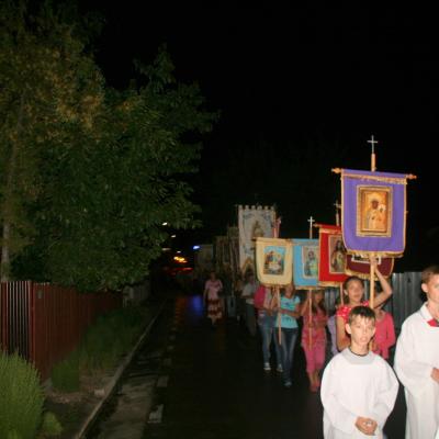 15 august: Baraţi: Procesiune în sărbătoarea Adormirea Maicii Domnului