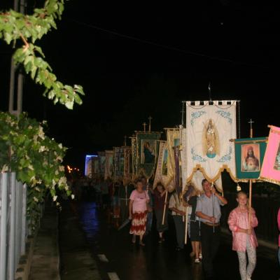15 august: Baraţi: Procesiune în sărbătoarea Adormirea Maicii Domnului