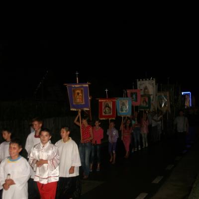 15 august: Baraţi: Procesiune în sărbătoarea Adormirea Maicii Domnului