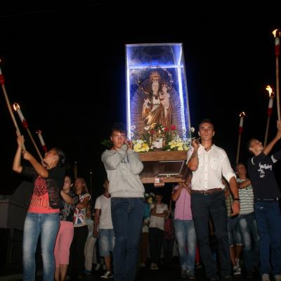 15 august: Baraţi: Procesiune în sărbătoarea Adormirea Maicii Domnului