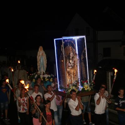 15 august: Baraţi: Procesiune în sărbătoarea Adormirea Maicii Domnului