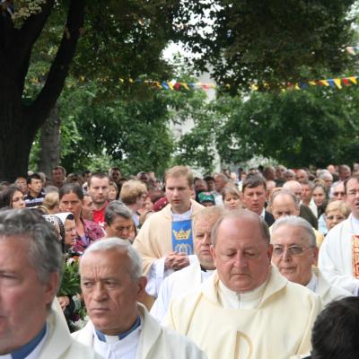 15 august: Baraţi: Procesiune în sărbătoarea Adormirea Maicii Domnului