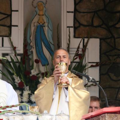 15 august: Baraţi: Procesiune în sărbătoarea Adormirea Maicii Domnului