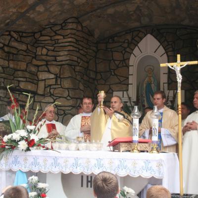 15 august: Baraţi: Procesiune în sărbătoarea Adormirea Maicii Domnului