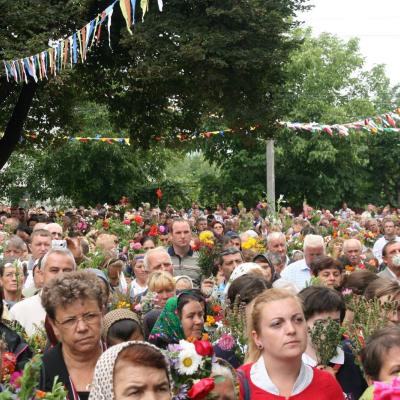 15 august: Baraţi: Procesiune în sărbătoarea Adormirea Maicii Domnului