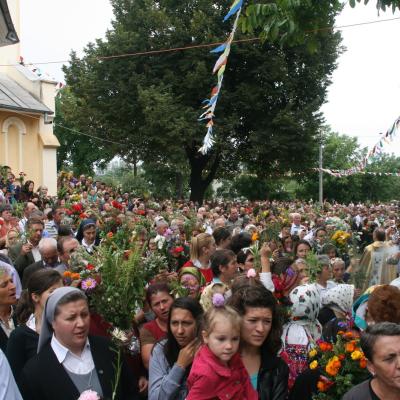 15 august: Baraţi: Procesiune în sărbătoarea Adormirea Maicii Domnului