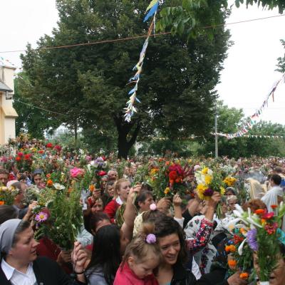 15 august: Baraţi: Procesiune în sărbătoarea Adormirea Maicii Domnului