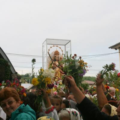 15 august: Baraţi: Procesiune în sărbătoarea Adormirea Maicii Domnului