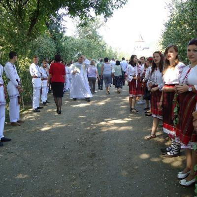 17 august: Bogata: Consacrarea altarului şi sfinţirea bisericii "Înălţarea Sfintei Cruci"
