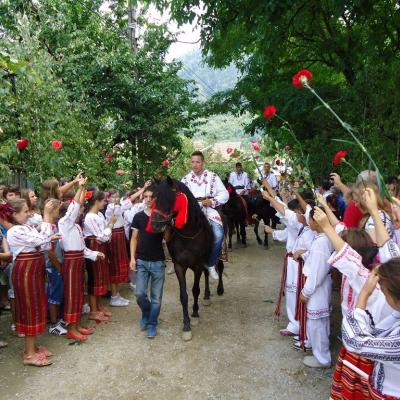 17 august: Bogata: Consacrarea altarului şi sfinţirea bisericii "Înălţarea Sfintei Cruci"