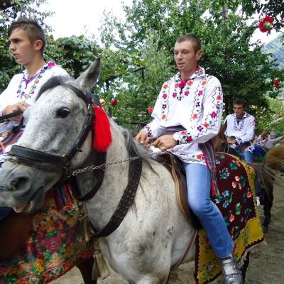 17 august: Bogata: Consacrarea altarului şi sfinţirea bisericii "Înălţarea Sfintei Cruci"