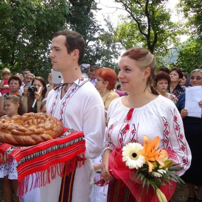 17 august: Bogata: Consacrarea altarului şi sfinţirea bisericii "Înălţarea Sfintei Cruci"