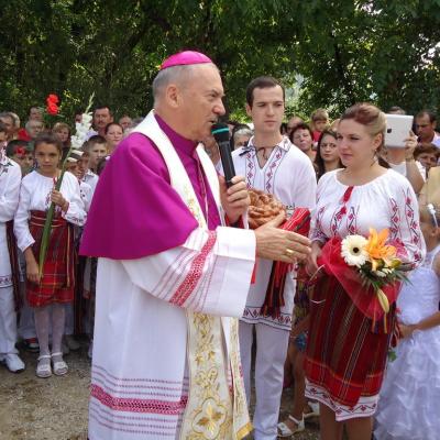 17 august: Bogata: Consacrarea altarului şi sfinţirea bisericii "Înălţarea Sfintei Cruci"