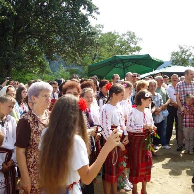 17 august: Bogata: Consacrarea altarului şi sfinţirea bisericii "Înălţarea Sfintei Cruci"