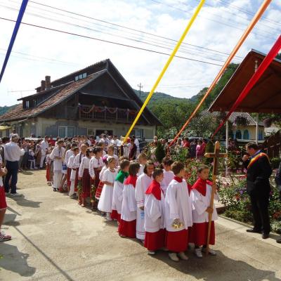 17 august: Bogata: Consacrarea altarului şi sfinţirea bisericii "Înălţarea Sfintei Cruci"