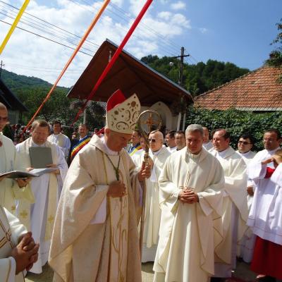 17 august: Bogata: Consacrarea altarului şi sfinţirea bisericii "Înălţarea Sfintei Cruci"