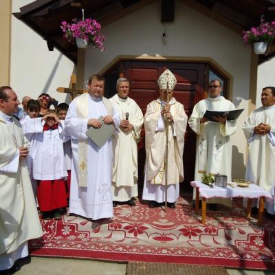 17 august: Bogata: Consacrarea altarului şi sfinţirea bisericii "Înălţarea Sfintei Cruci"
