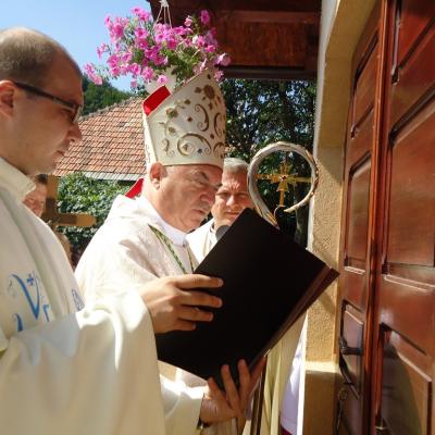 17 august: Bogata: Consacrarea altarului şi sfinţirea bisericii "Înălţarea Sfintei Cruci"
