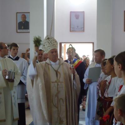 17 august: Bogata: Consacrarea altarului şi sfinţirea bisericii "Înălţarea Sfintei Cruci"