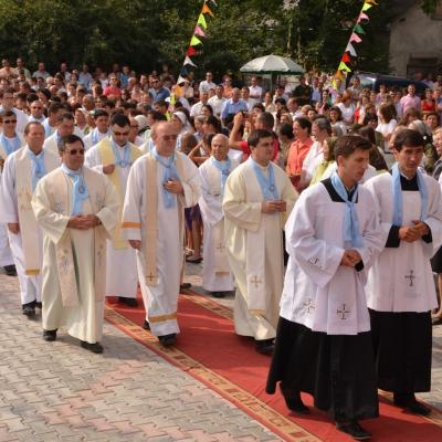 22 august: Iugani: Sfinţirea bisericii, consacrarea altarului şi hramul