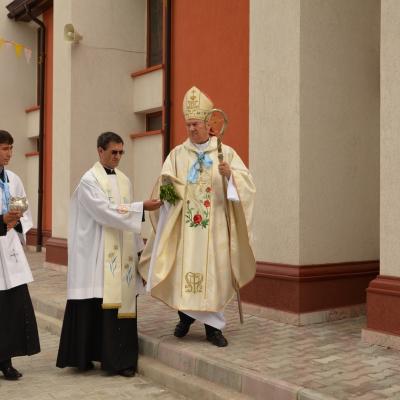 22 august: Iugani: Sfinţirea bisericii, consacrarea altarului şi hramul