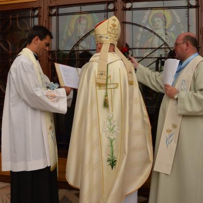 22 august: Iugani: Sfinţirea bisericii, consacrarea altarului şi hramul