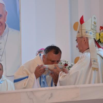 22 august: Iugani: Sfinţirea bisericii, consacrarea altarului şi hramul