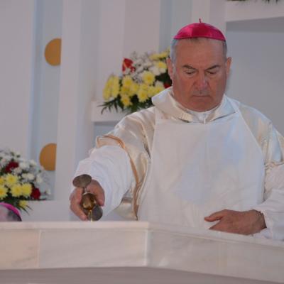 22 august: Iugani: Sfinţirea bisericii, consacrarea altarului şi hramul