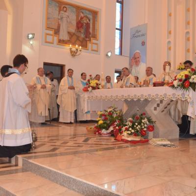 22 august: Iugani: Sfinţirea bisericii, consacrarea altarului şi hramul