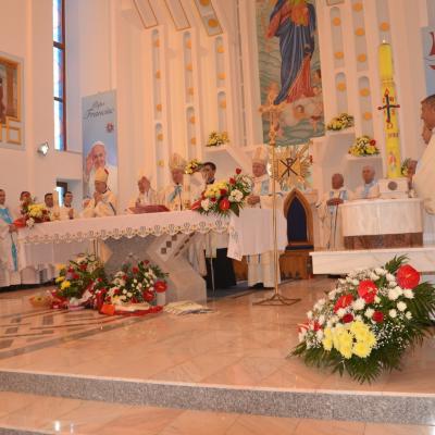 22 august: Iugani: Sfinţirea bisericii, consacrarea altarului şi hramul
