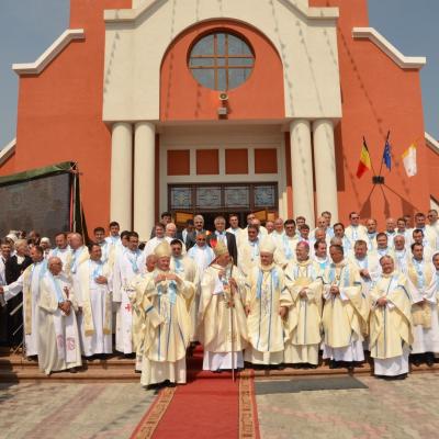 22 august: Iugani: Sfinţirea bisericii, consacrarea altarului şi hramul