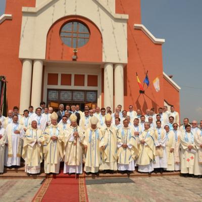 22 august: Iugani: Sfinţirea bisericii, consacrarea altarului şi hramul