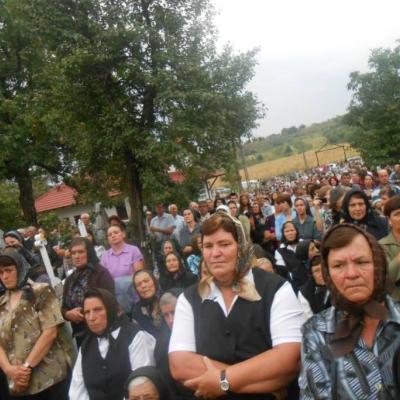 25 august: Faraoani: Liturghie cu requiem pentru răposaţii accidentului de pe Valea Uzului