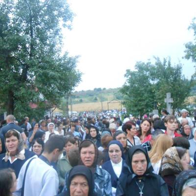 25 august: Faraoani: Liturghie cu requiem pentru răposaţii accidentului de pe Valea Uzului
